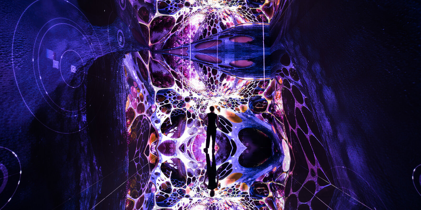 related-corporate-city-centers-hero-dataland-gallery c – infinity room_3.jpg