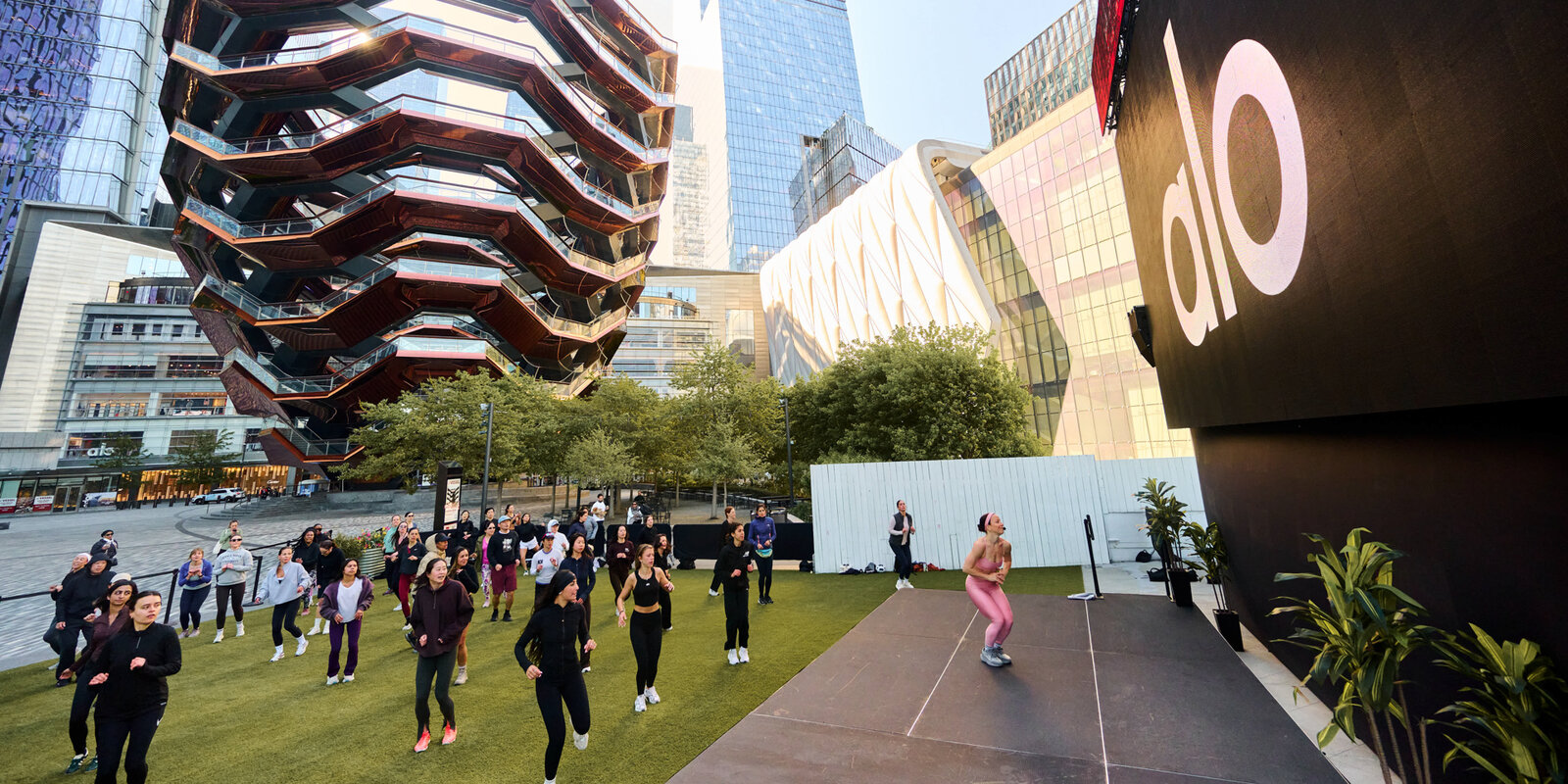 related-corporate-retail-within-city-centers-hero-alo-dance-cardio-_dsc2962.jpg