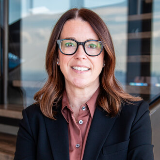 related-corporate-leadership-square-amanda gordon headshot img_7525_2.jpg