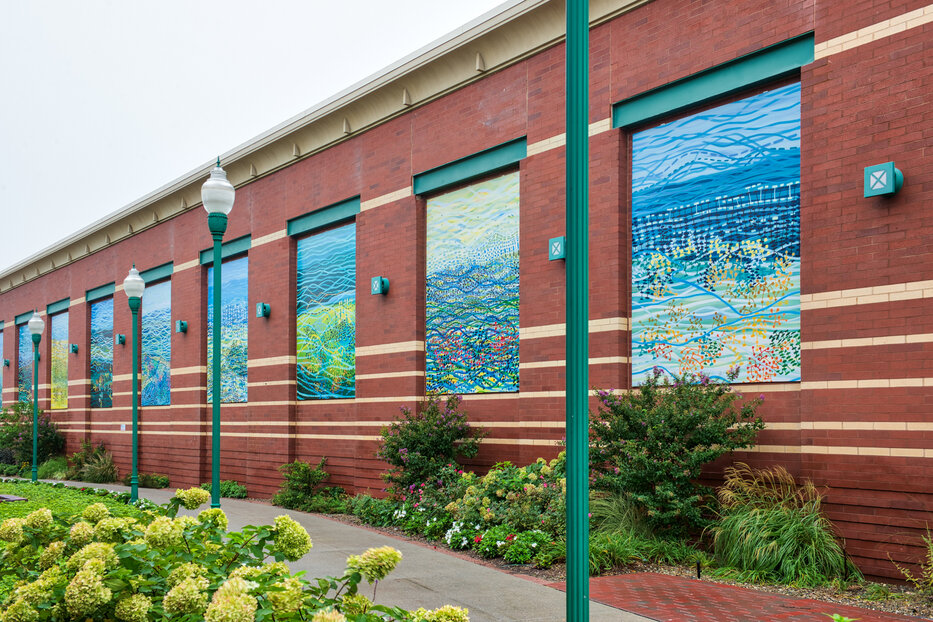 related-corporate-properties-landscape-gateway-center-artwalk pictures from auster - best.jpg