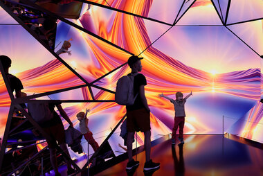related-corporate-news-landscape-Edge_Experience_Moment_Factory_Kaleidoscope_6 copy.jpg