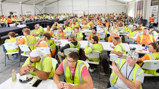 related-corporate-homepage-landscape-related.digital_workers-saline.jpg